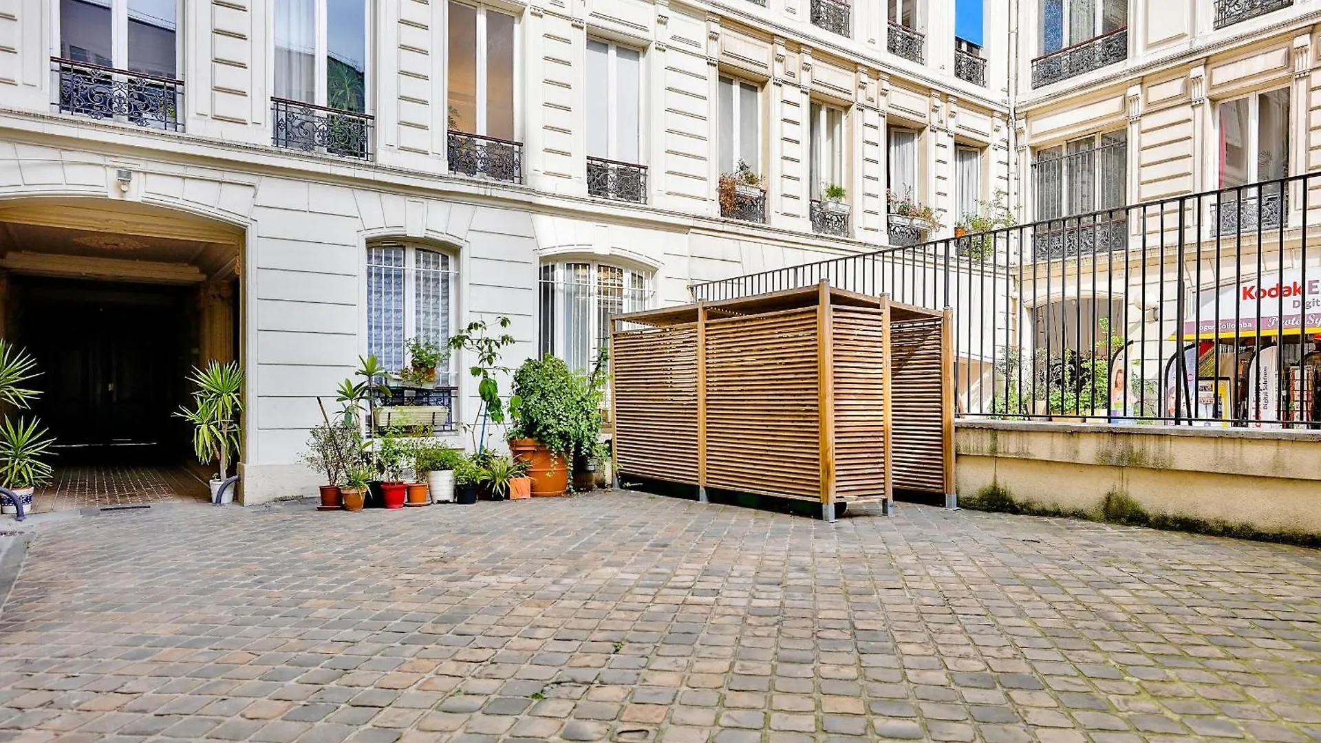 Apartment Urban Flat 09 - Stylish Triplex Champs-Elysees Paris