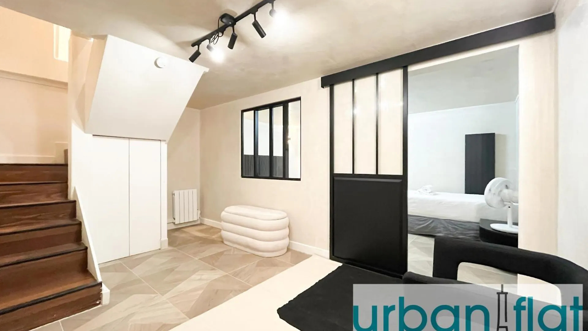 Apartment Urban Flat 09 - Stylish Triplex Champs-Elysees Paris