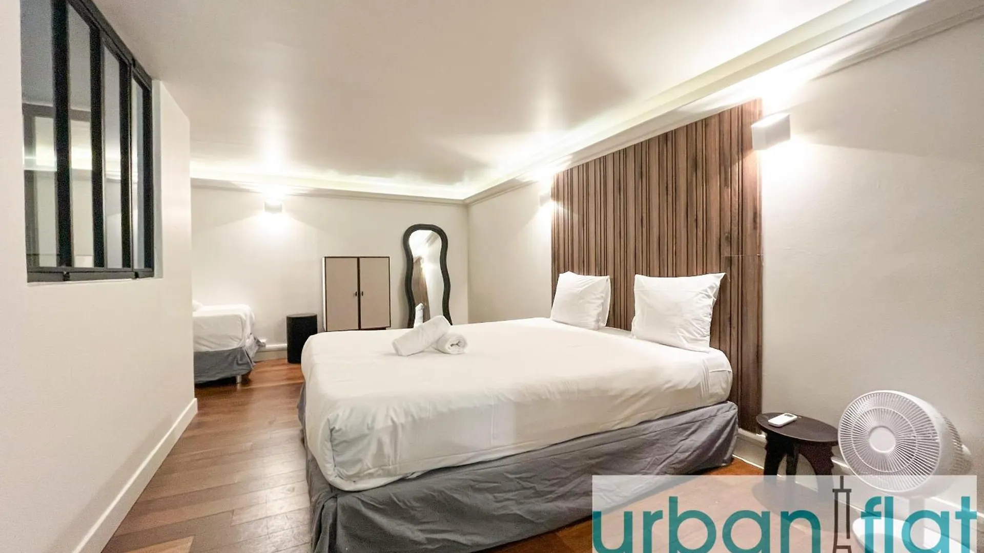 Apartment Urban Flat 09 - Stylish Triplex Champs-Elysees Paris